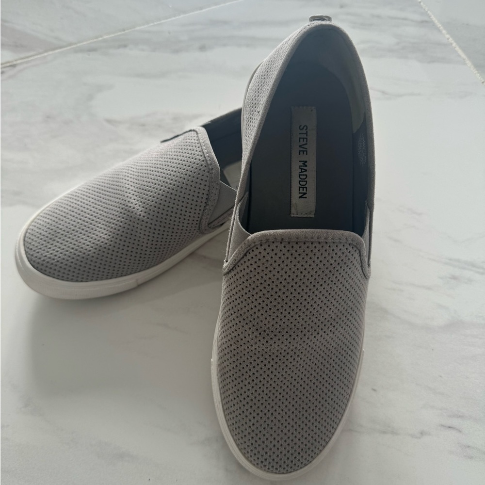 Slip on - Picture 4 of 4